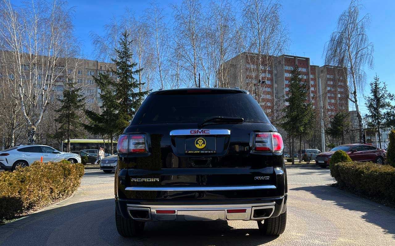 GMC Acadia 2015 року