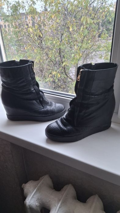 Зимові черевики р38 віддам