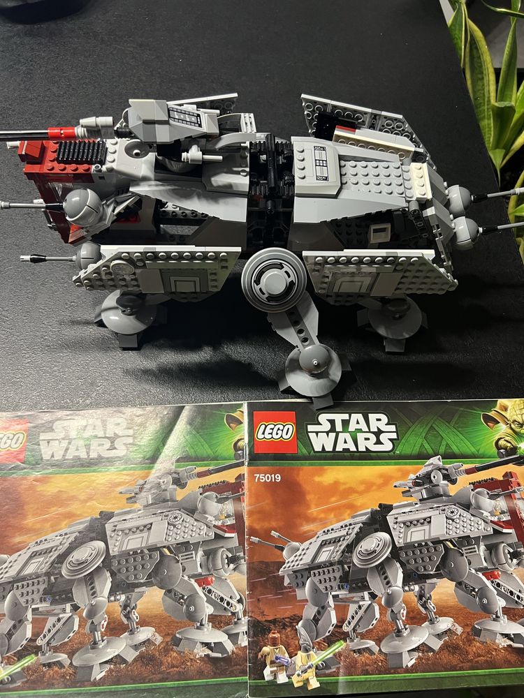 Zestaw LEGO 75019 Star Wars AT-TE