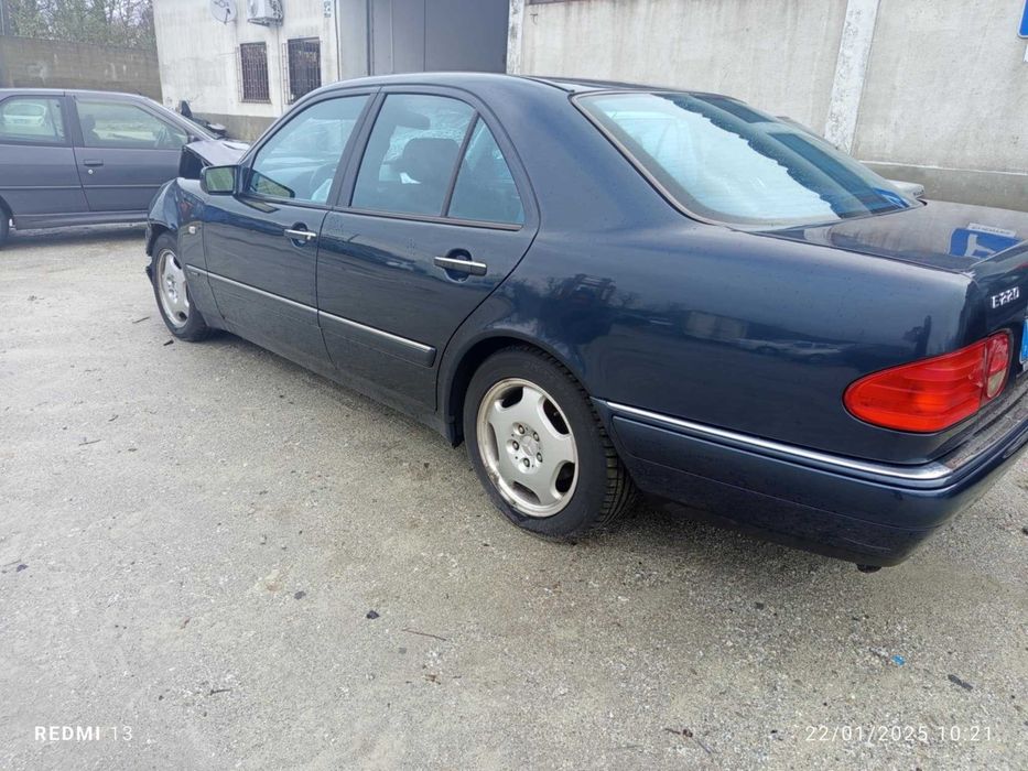 Para peças Mercedes Benz E Class (W210) 220 CDI ano 1999