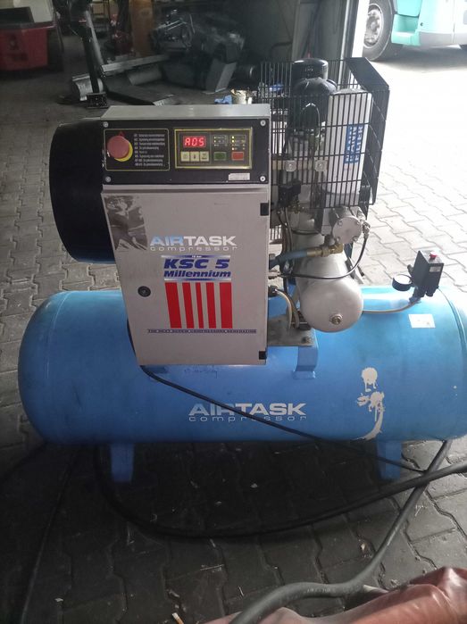 Sprzedam sprężarkę śrubową Fini 4 kw/ 10 bar / 450 litrów na minutę