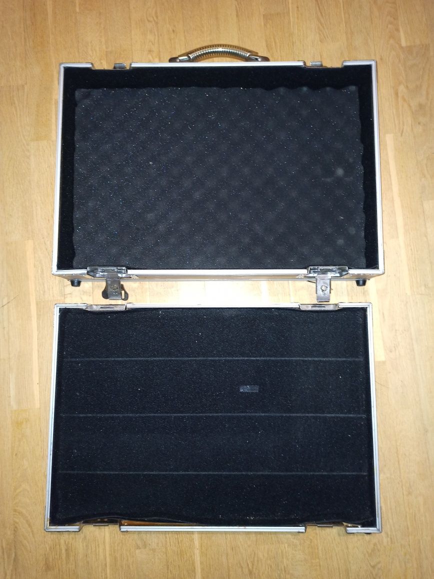 Oryginalne Rockcase Warwick o wymiarach zewnętrznych 62 x 42 x 15 cm n