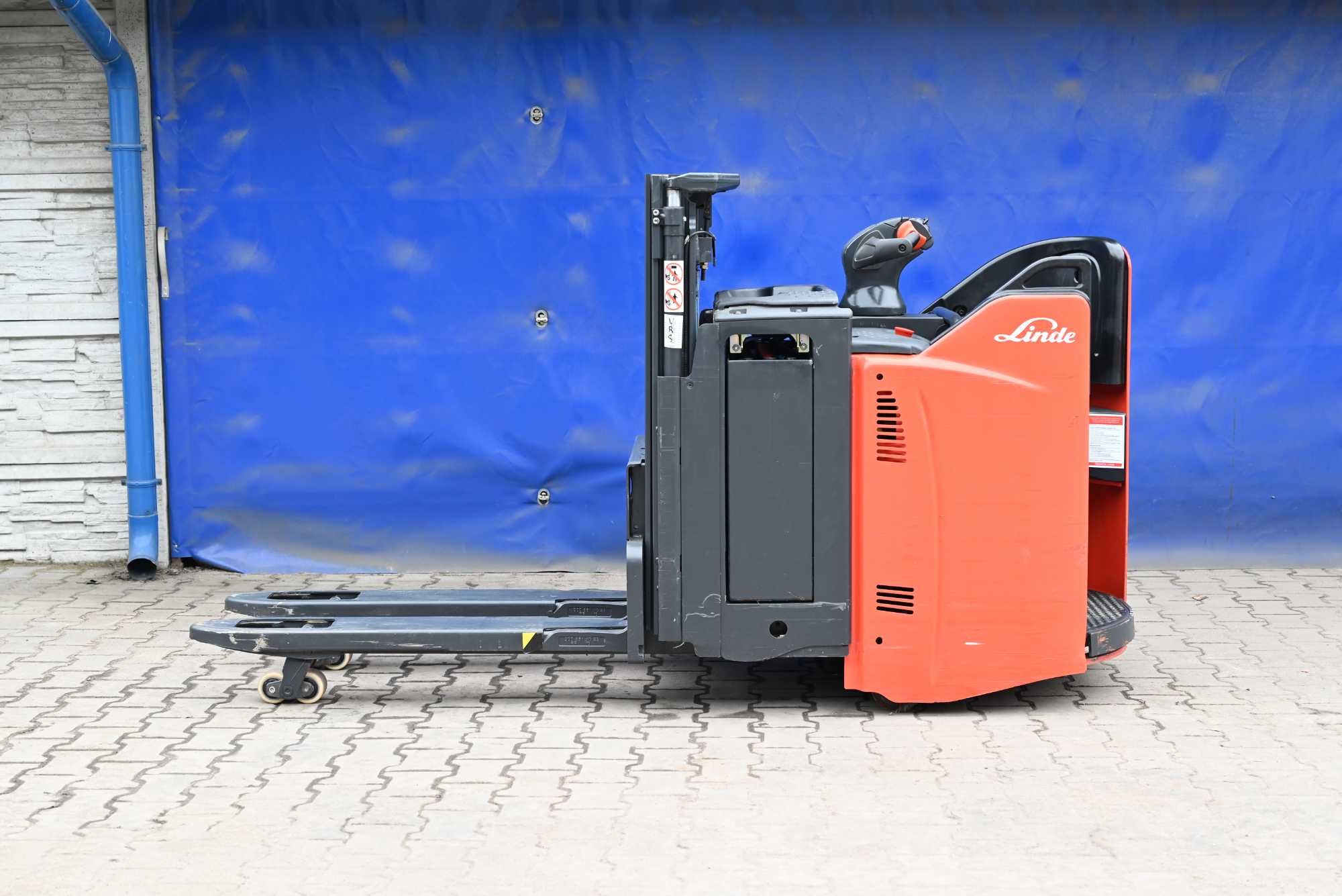 Paleciak elektryczny Linde D12 SP 1200kg 166cm 1700mth Rydwan FHP 371