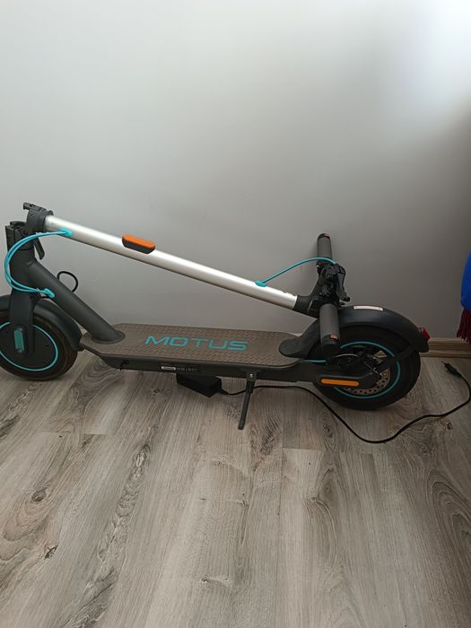 Hulajnoga elektryczna Motus 10