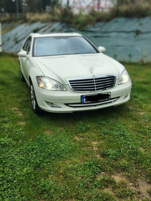 Mercedes-Benz W221