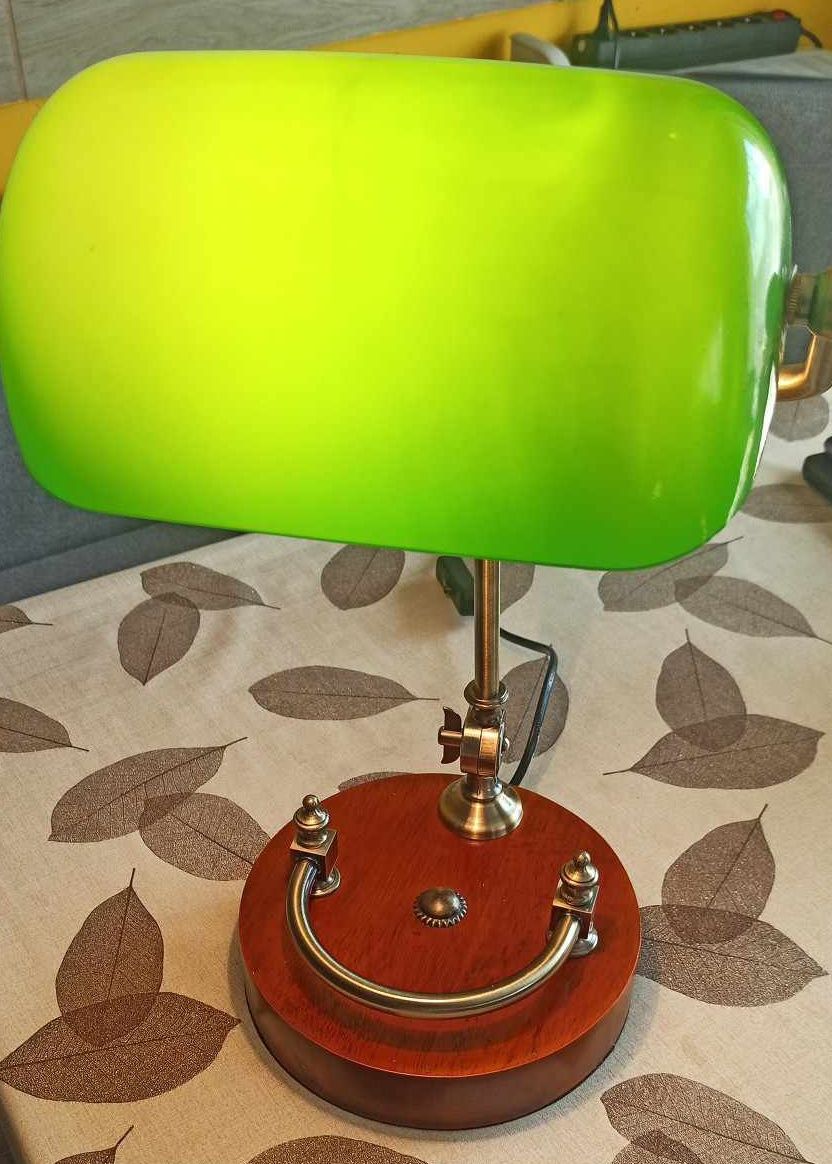 Rustykalna lampka na biurko