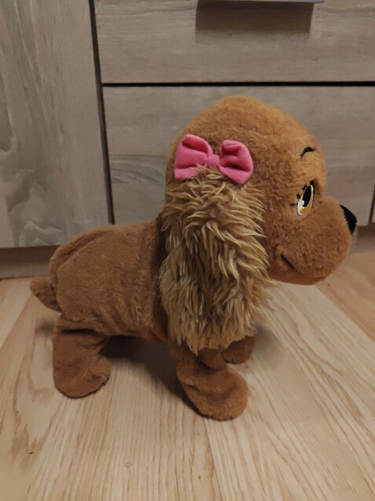 Interaktywny piesek Lucy