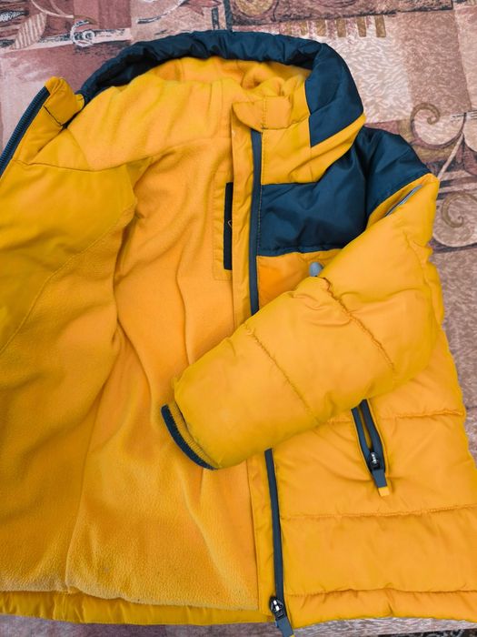 Дитяча куртка,дуже тепла,на флісі, гарний стан,розмір 98