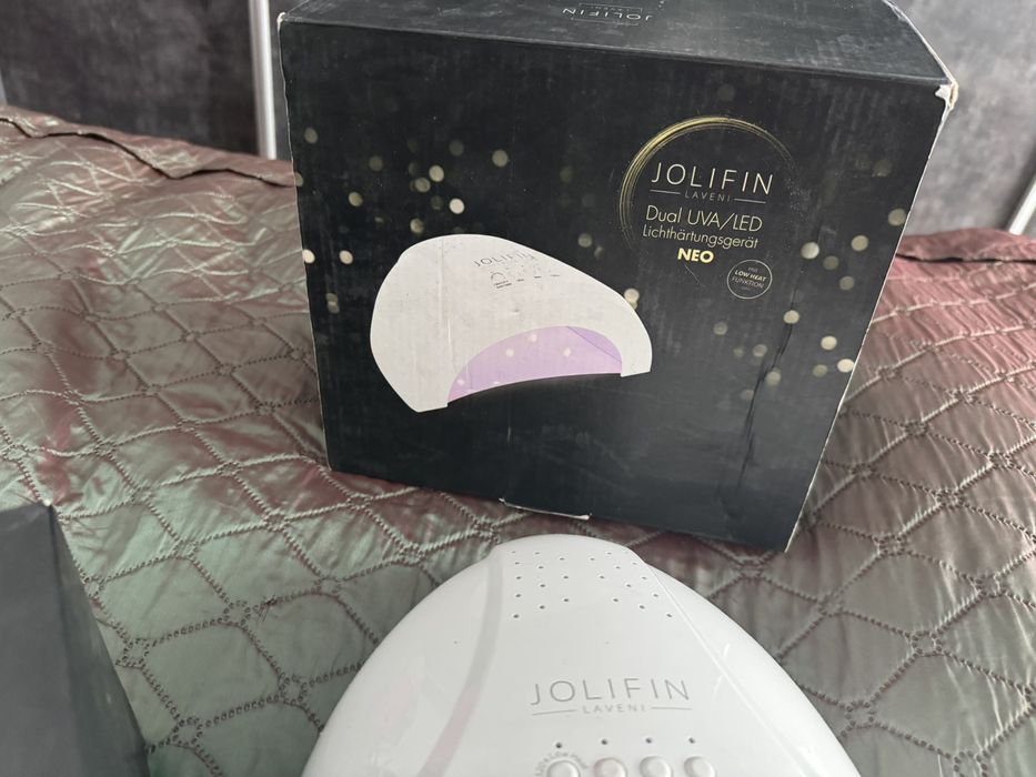 Фрейзер та лампа для манікюру з Німеччини