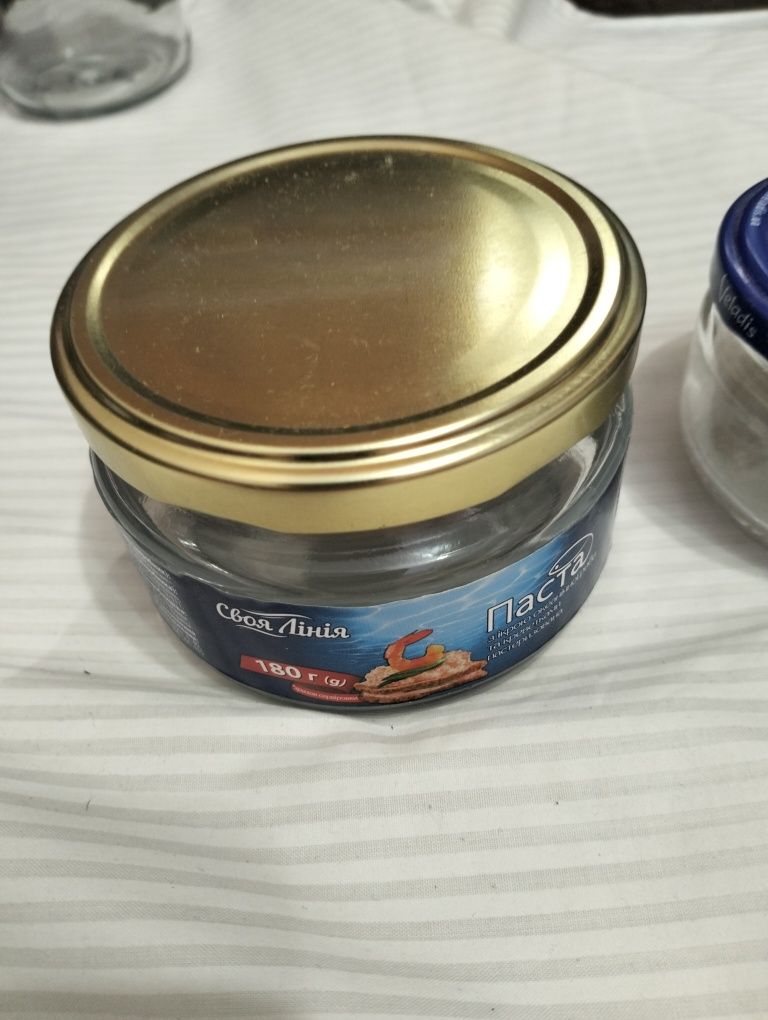 Стеклянные банки с закручивающимися крышками