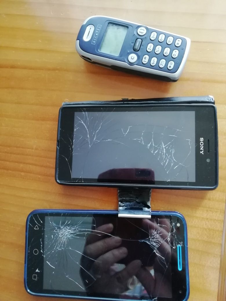 11 Telemóveis para peças