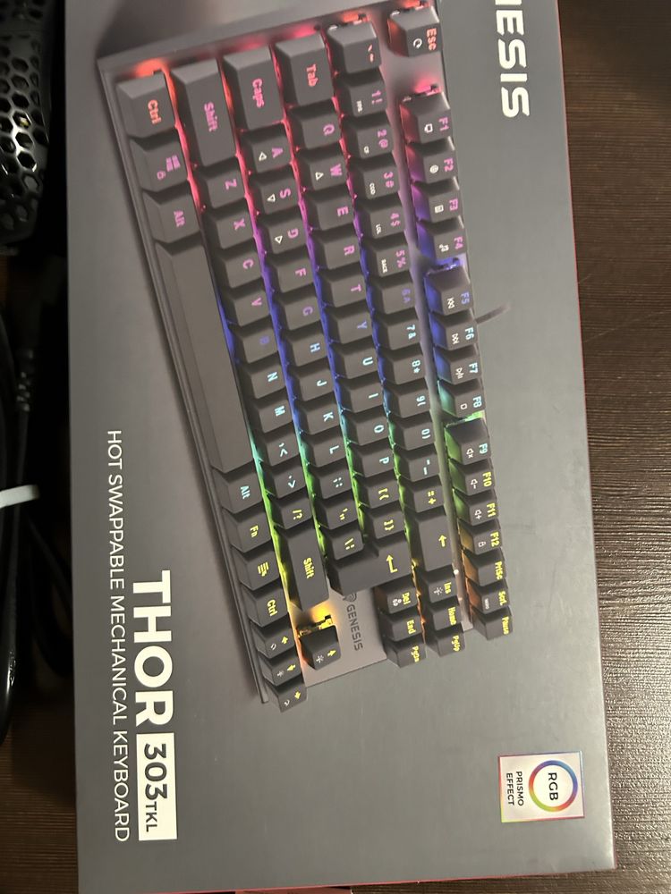 Komputer stacjonarny gamingowy RGB, i5 - 10400 RTX 2060 SUPER