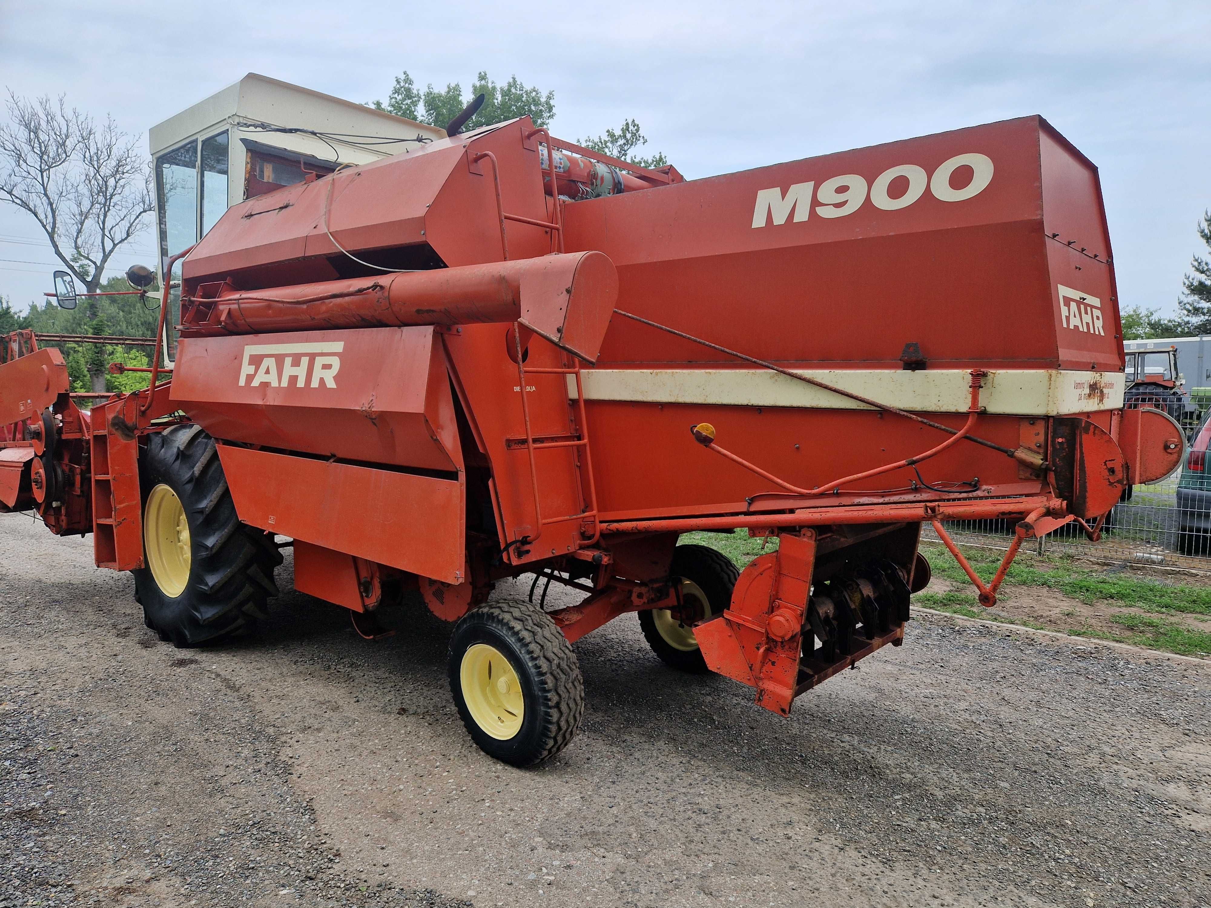 kombajn Fahn M900