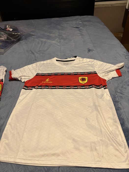 Camisola de Angola Branca