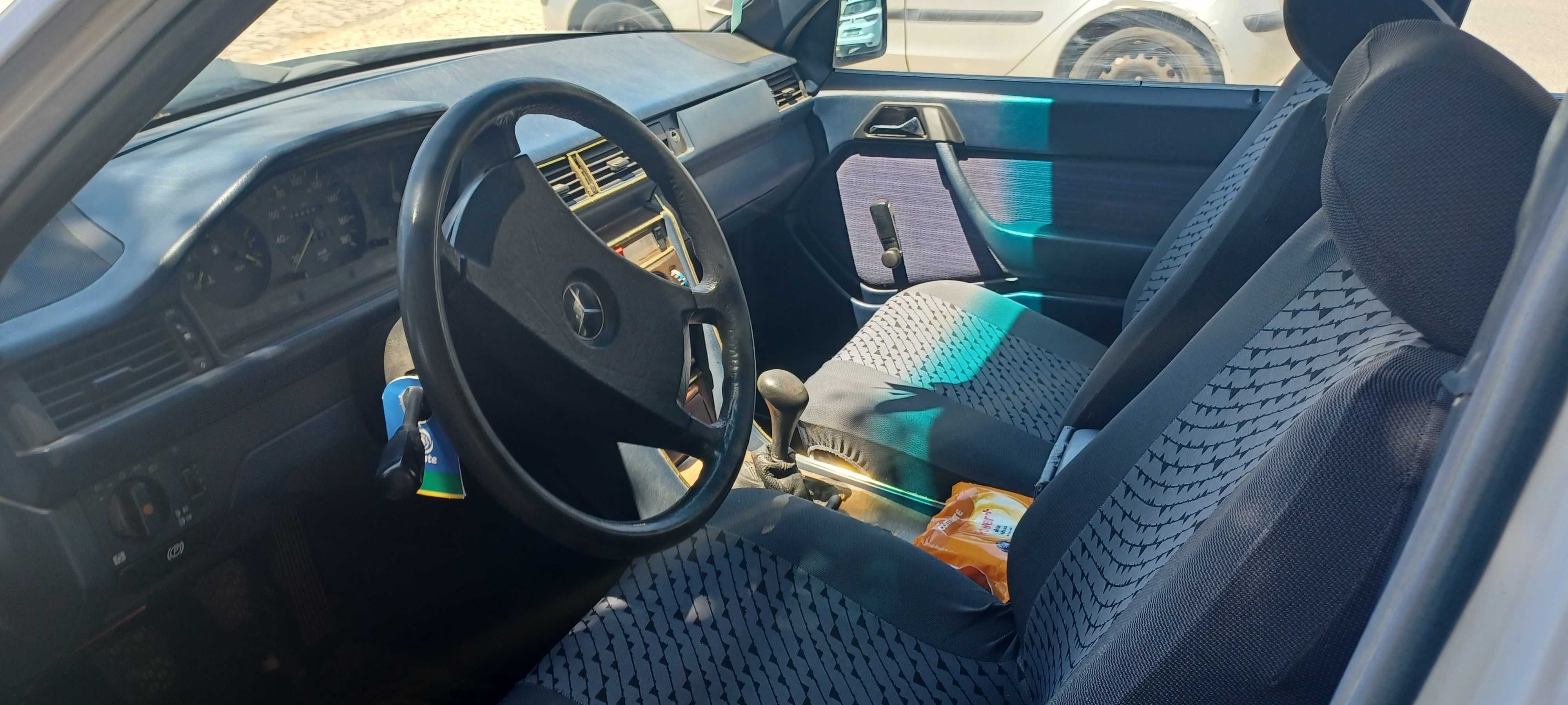 Bom carro Mercedes 200 D