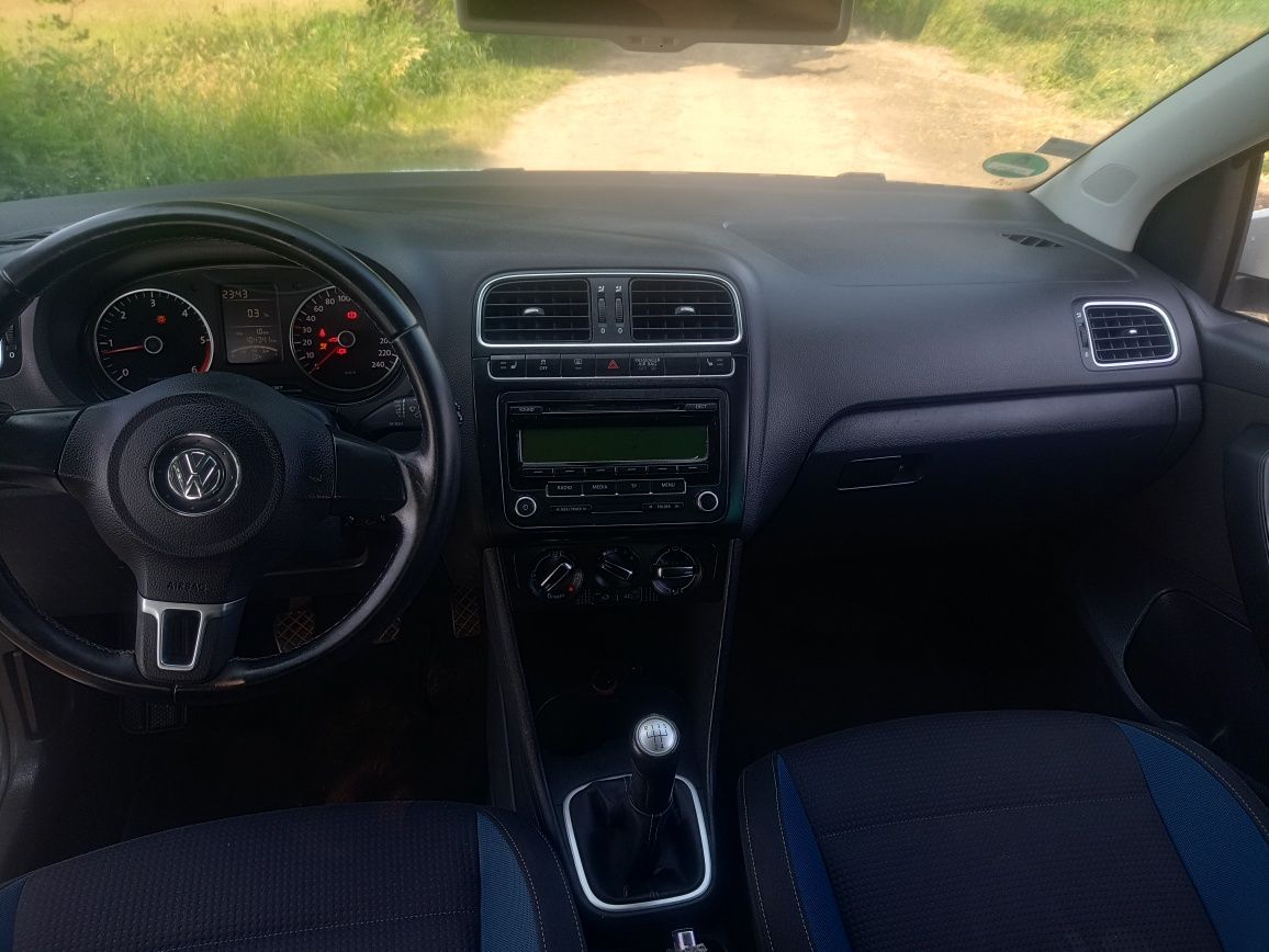Sprzedam VW polo R,2010r,75KM,1,6tdi, bogate wyposażenie,ksenon,led