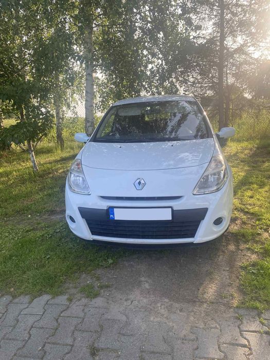 Samochód na wynajem - Renault Clio