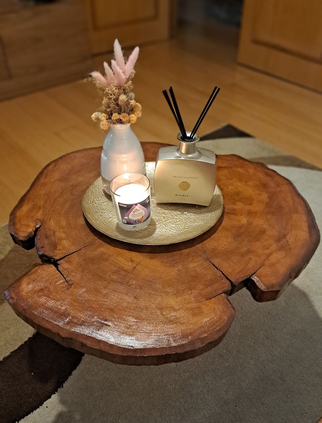 Mesa de centro em madeira de castanho