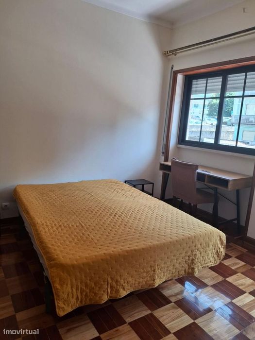 720404 - Quarto com cama de solteiro em...