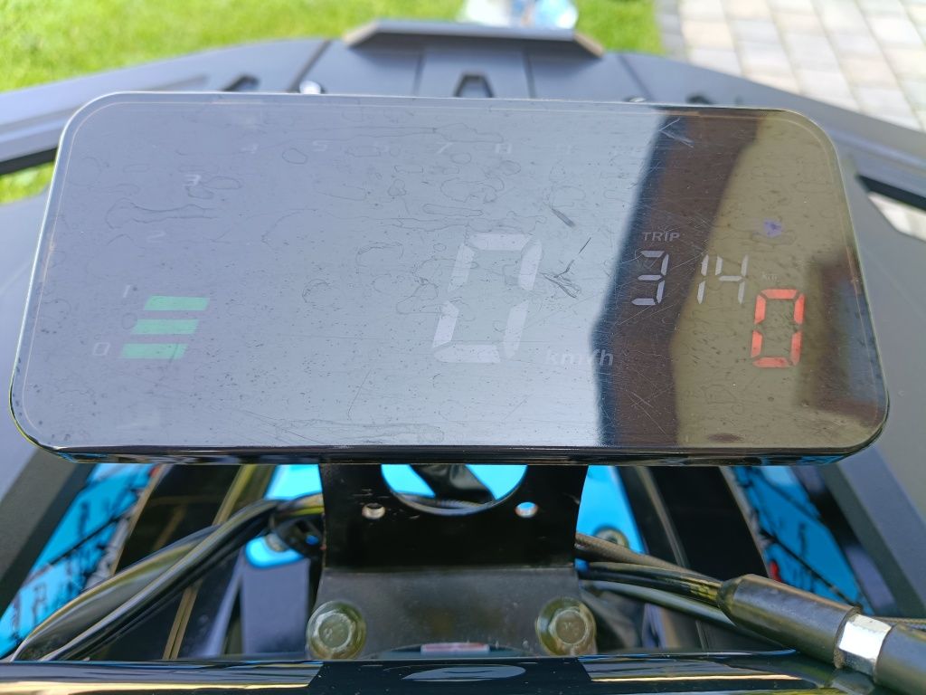 Quad XTR 125 Discovery automat kask