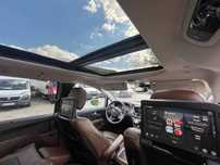 Chrysler Pacifica Pacyfica ehybrid w wersji Limited, w brązowych skórach, bezwypadkowa