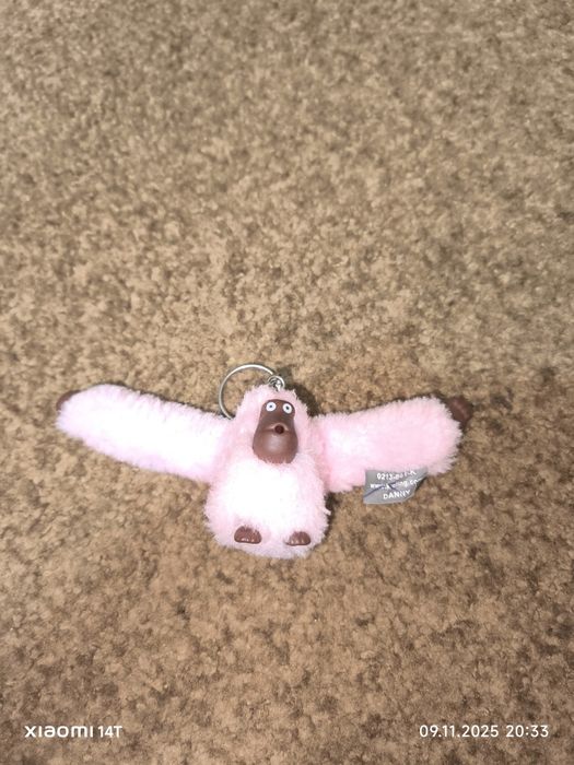 продам брелок Kipling