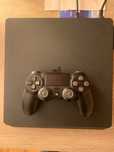 Playstation 4 1T z grami i padem