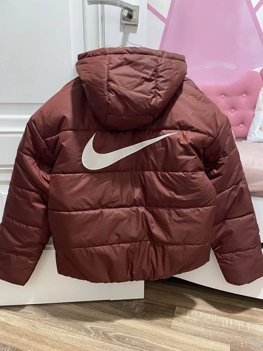 Nike куртка оригінал S