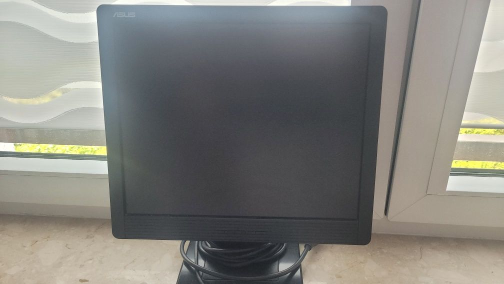 Monitor asus mm17t