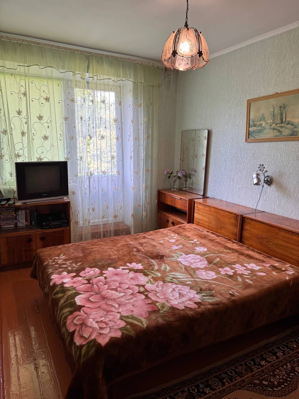Затишна квартира в чудовому місці.
