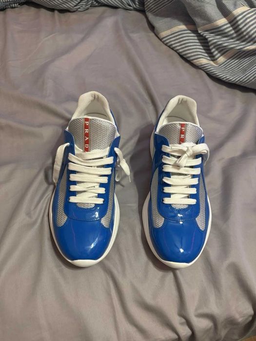 Prada America Cup, verniz, branco e azul-marinho, 4E3400, tamanho 8,5.