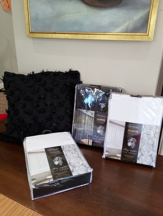 Firanka szyfonowa w róże na taśmie w łuku lub na przelotkach prosta