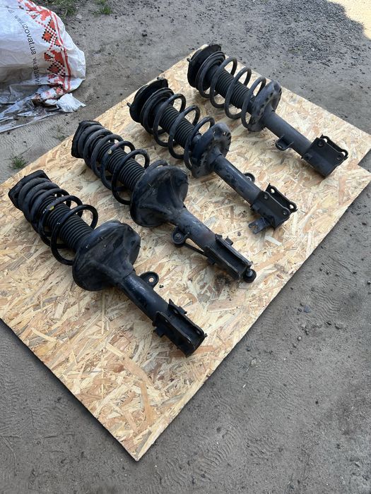 Hyundai Tucson 1 2006 стойка, амортизатора, пружина