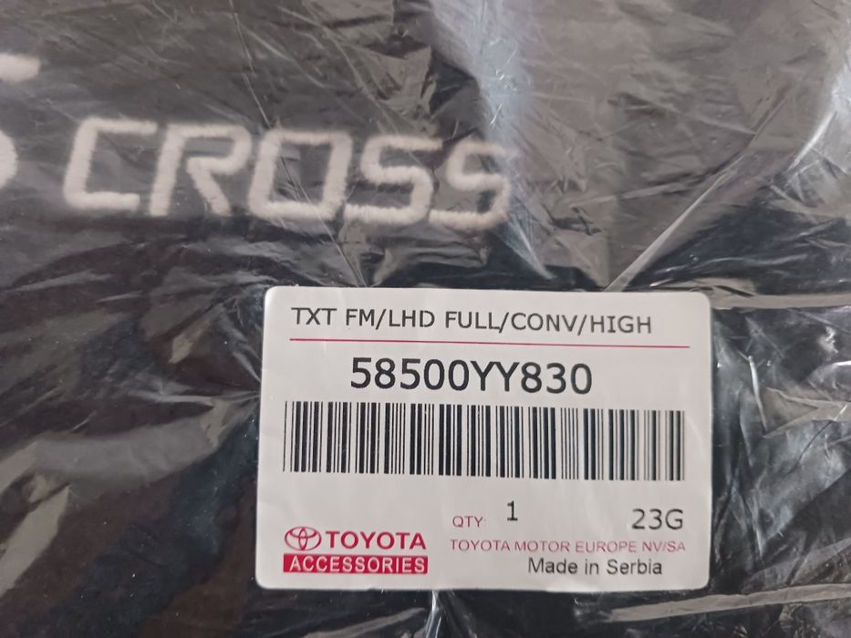 Oryginalne dywaniki welurowe Toyota Yaris cross