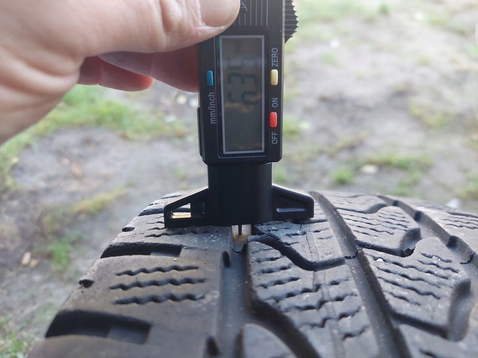 OPONA 215/65R16C GOODYEAR ULTRAGRIP CARGO 2022r 6-6,7mm 2022r (D128)