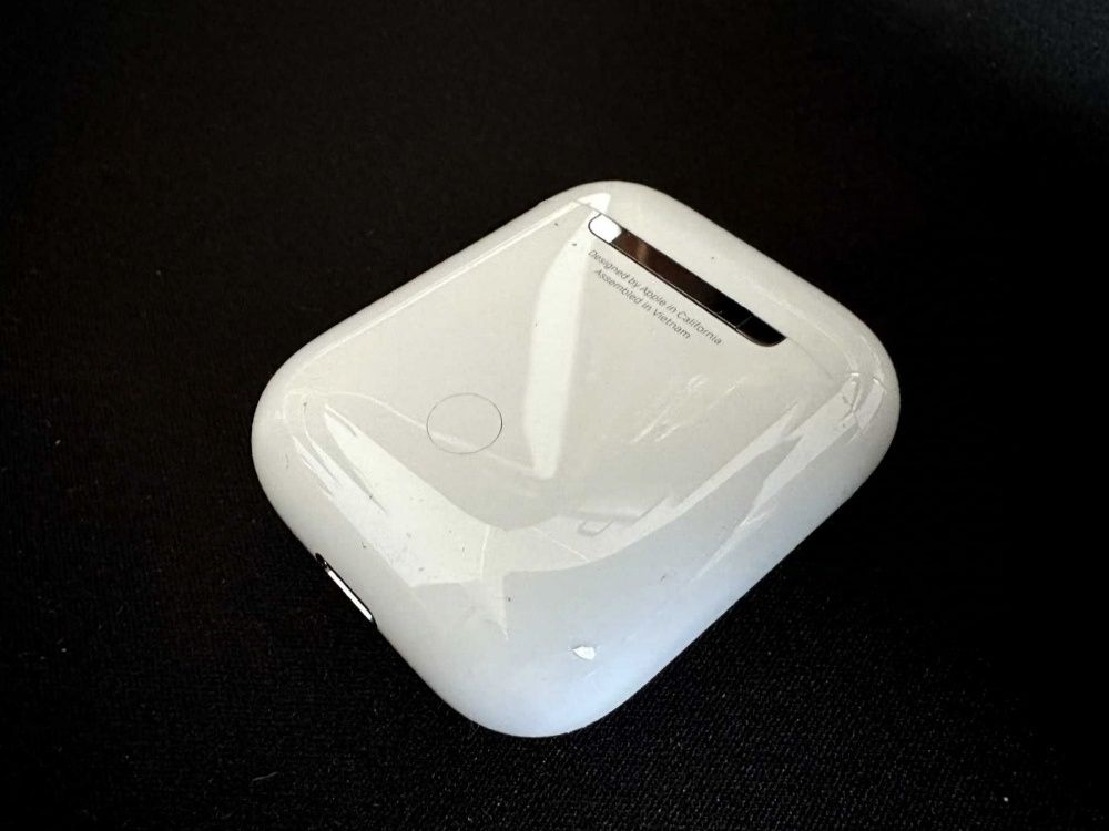 Наушники Apple AirPods with Charging Case (MV7N2RU/A/MV7N2TY/A)