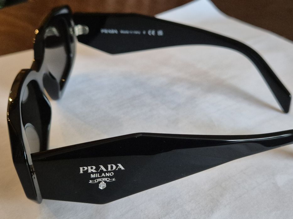 Okulary przeciwsłoneczne PRADA