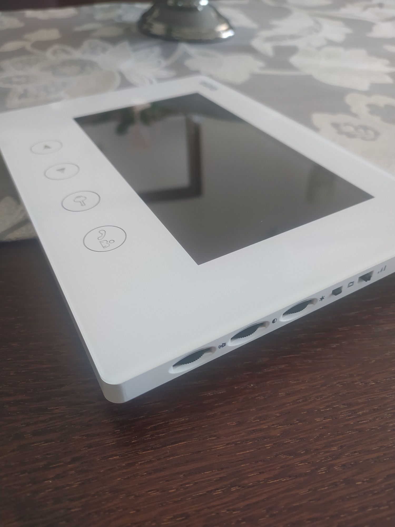 Monitor domofonu EURA VDA-06A3
