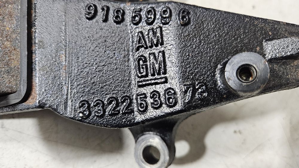 Łapa silnika skrzyni z18xe 1.8 122km 125km opel vectra c meriva a astr