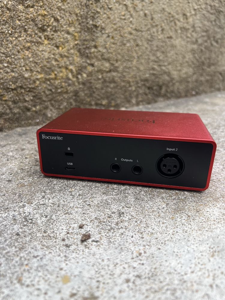 Interface de Áudio Focusrite Scarlett 2i2 Solo 4ª Gen