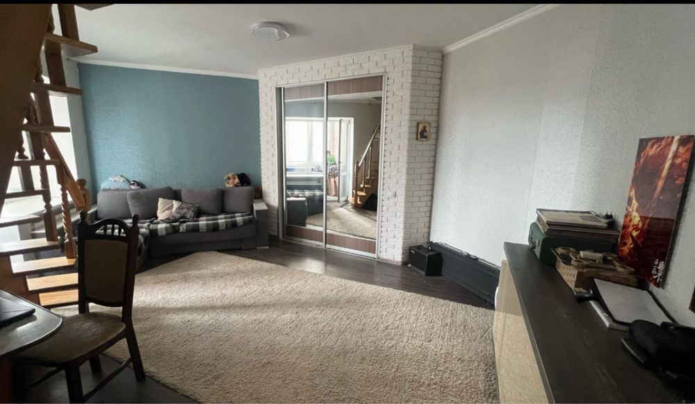 Продаж 3-кімнатної, дворівневої квартири у Луцьку