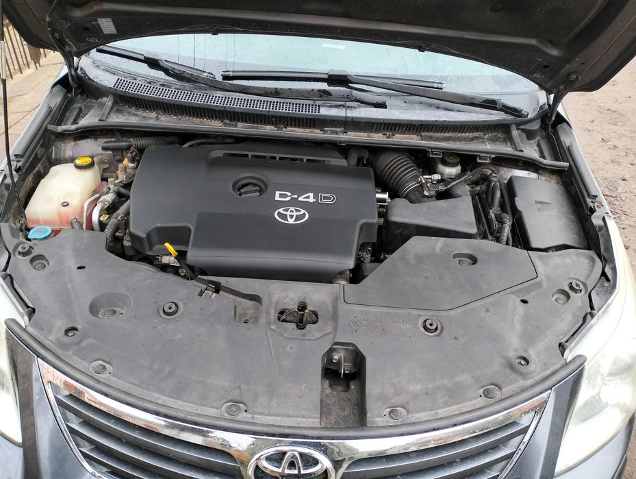 продам Тойота Авенсіс 2,0 D універсал  2010р