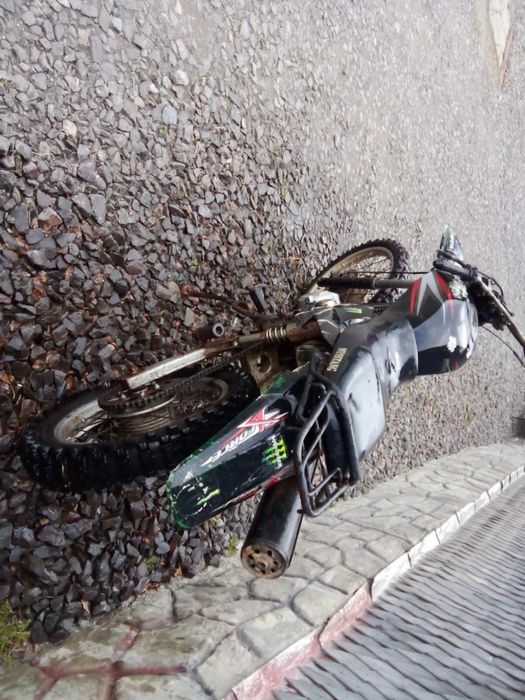 Продам мотоцикл 200куб