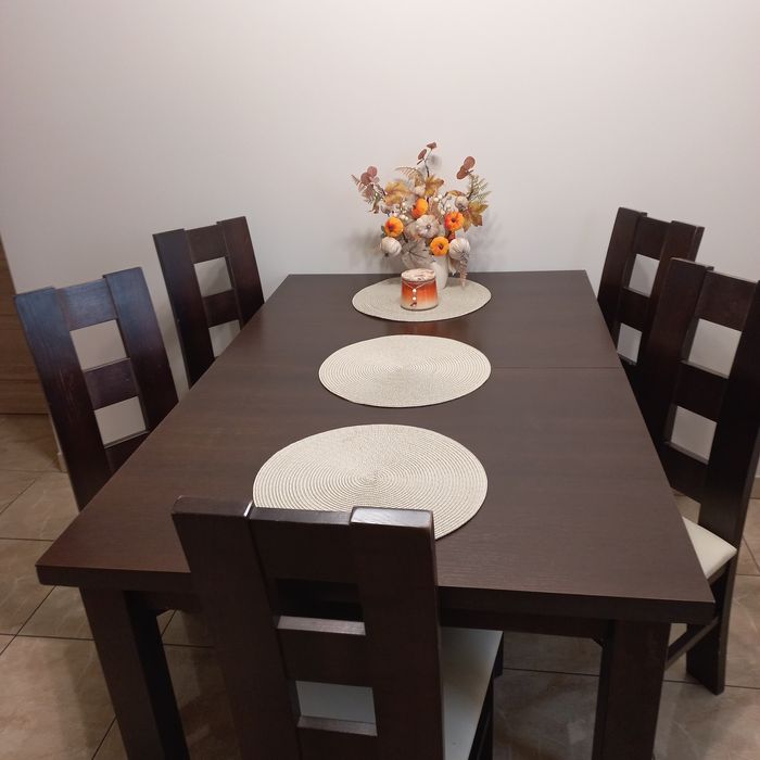 Komplet stół i krzesła