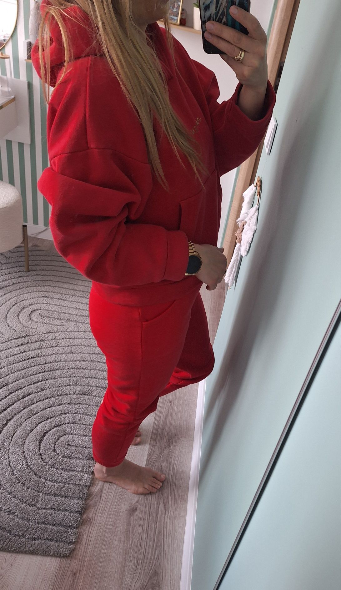 Czerwony dres Pakuten