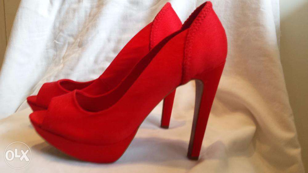 Obuwie szpilki damskie czerwone obcas r. 37 Stradivarius