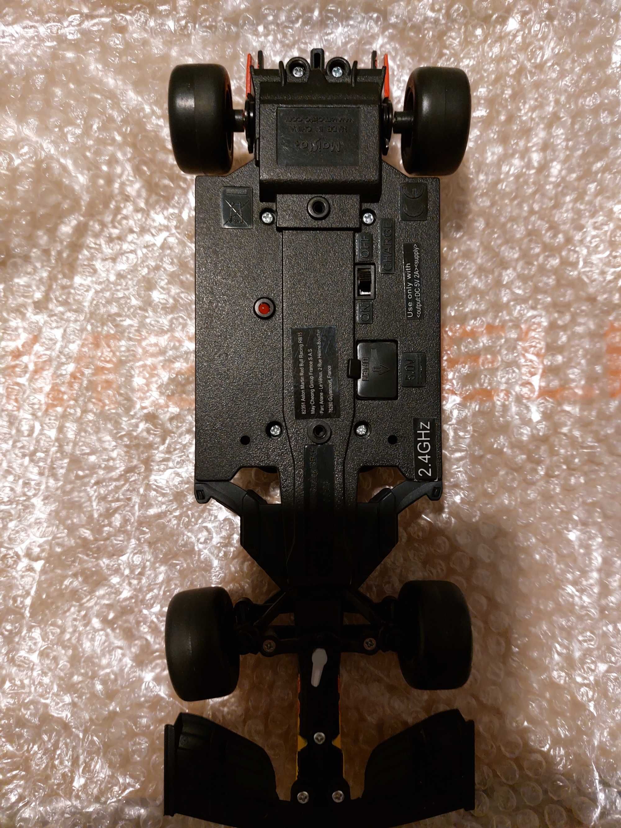 Kit de corrida com 3 carros de  F1 ultra detalhados RC