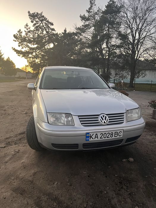 Volkswagen Bora 1.6 mt 2002