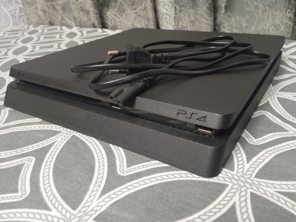 Playstation 4 Slim 1 TB / PS4 Slim в доброму стані + прошивка