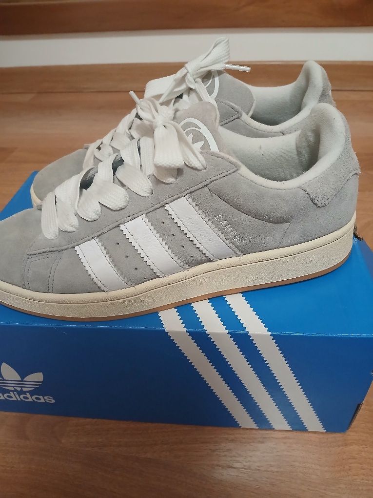 Adidas campus 00s em ótimo estado